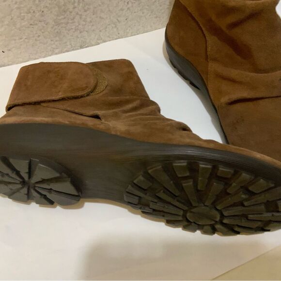 Walking Cradles Women's Brown  suede Size 7.5  N - Picture 9 of 10